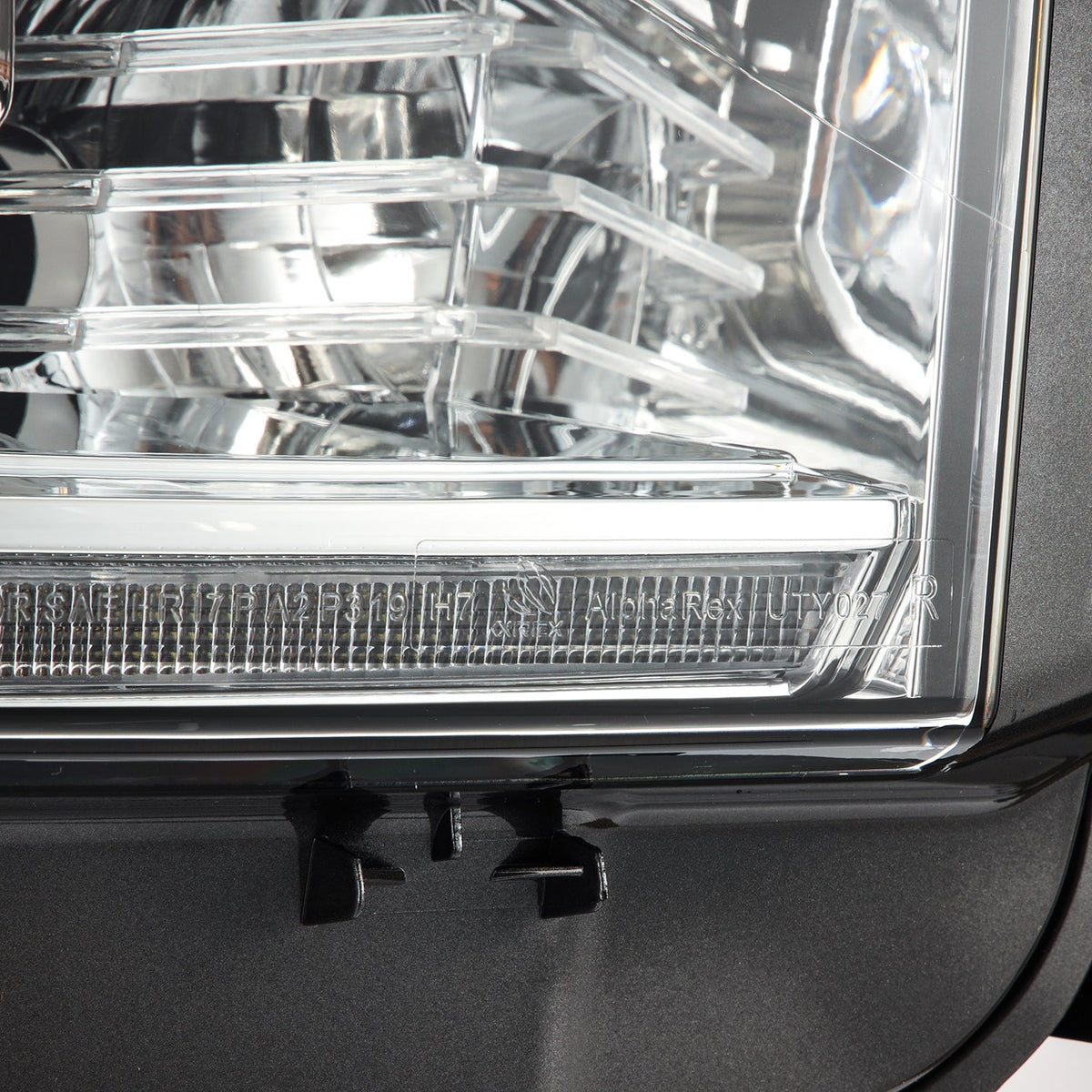 14-21 Toyota Tundra MK II PRO-Series Halogen Projector Headlights Chrome - view 9