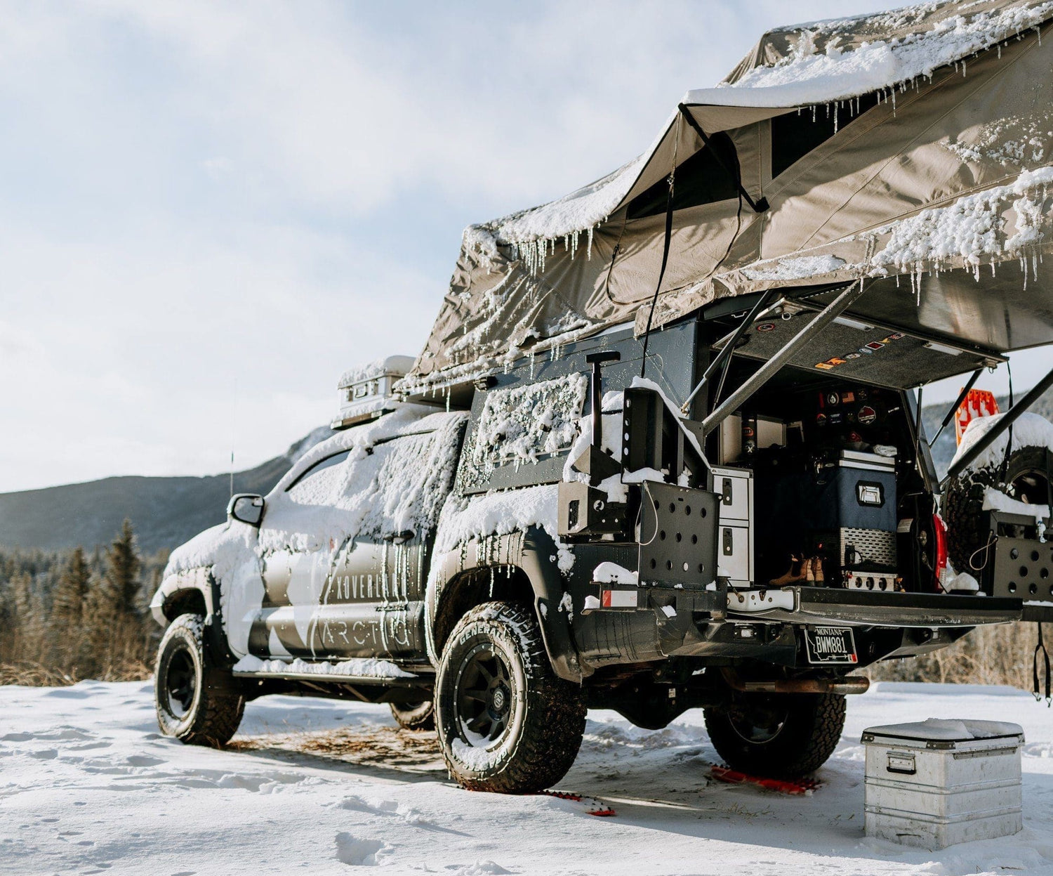 OVERLAND & OUTDOOR ACCESSORIES