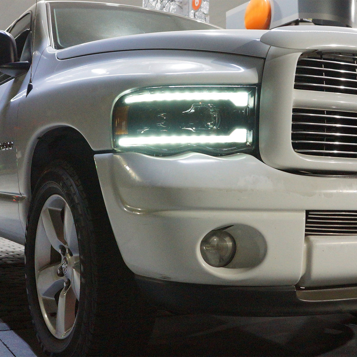 02-05 Dodge Ram LUXX-Series LED Projector Headlights Alpha-Black - view 9