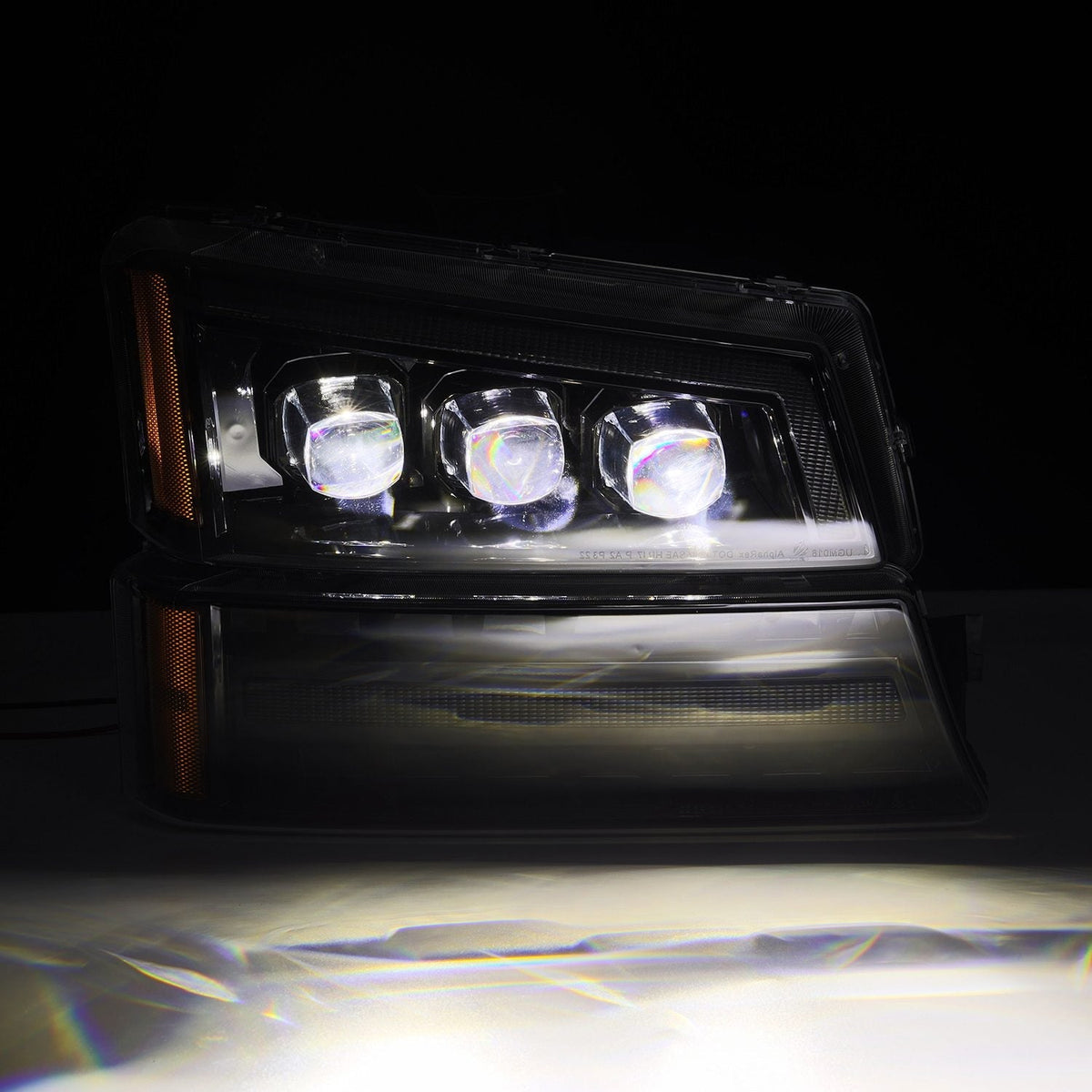 03-06 Chevrolet Silverado/02-06 Avalanche (without body cladding) NOVA-Series LED Projector Headlights Alpha-B - view 5