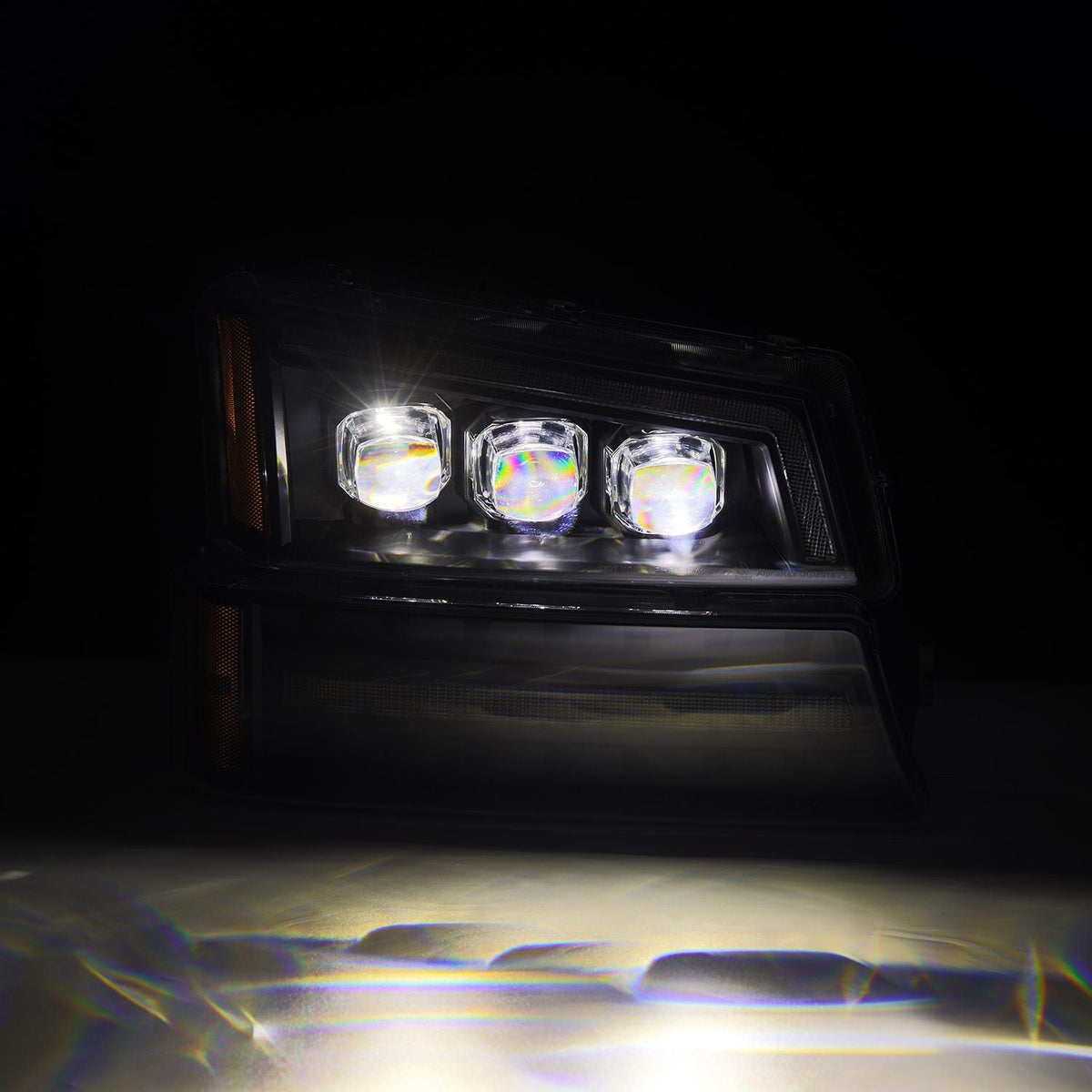 03-06 Chevrolet Silverado/02-06 Avalanche (without body cladding) NOVA-Series LED Projector Headlights Black - view 5