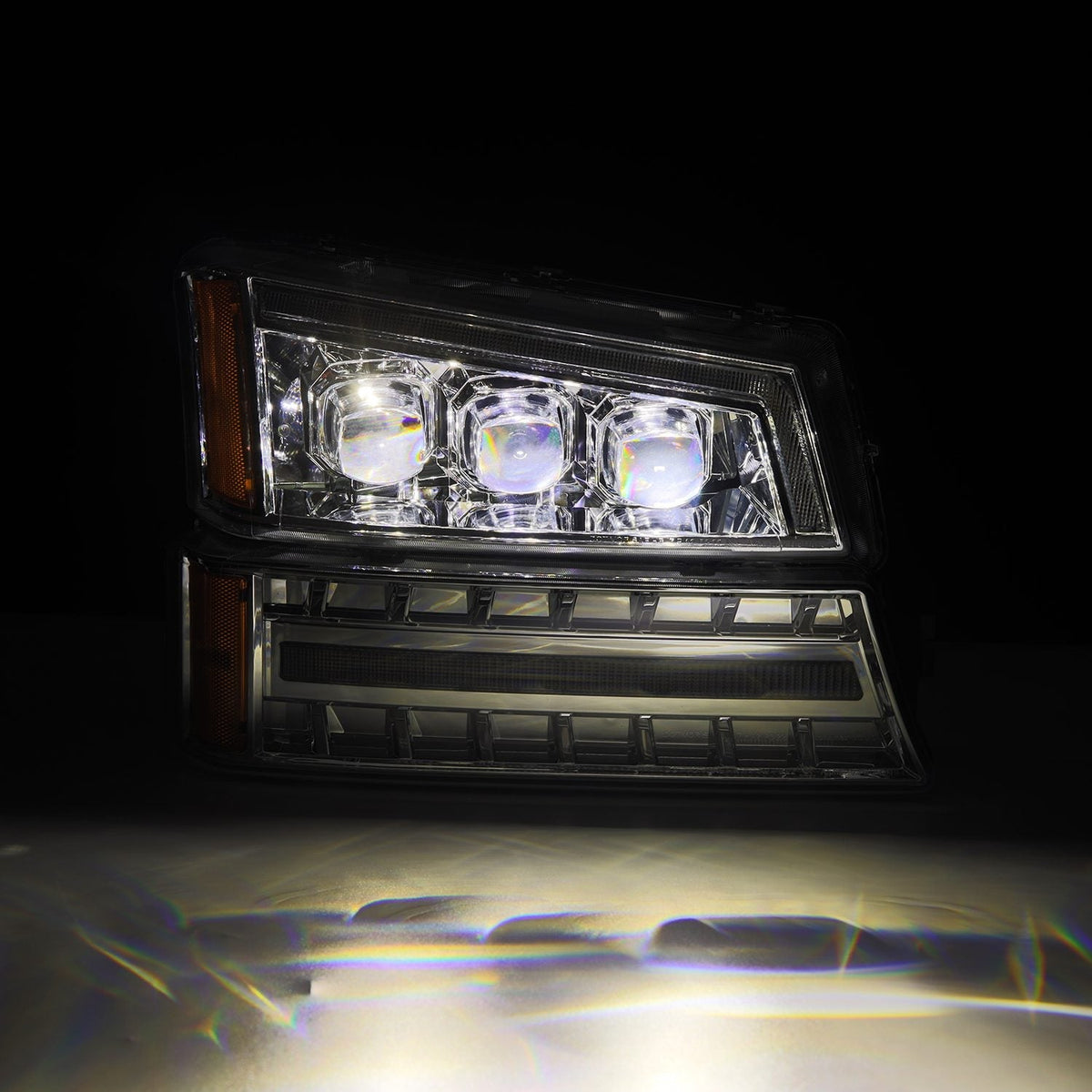03-06 Chevrolet Silverado/02-06 Avalanche (without body cladding) NOVA-Series LED Projector Headlights Chrome - view 4