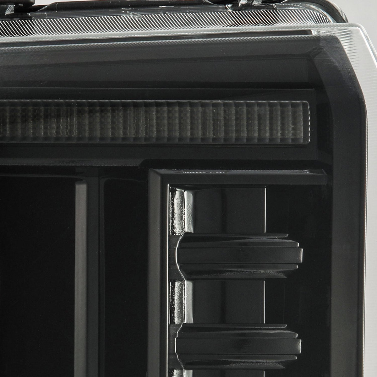 05-07 Ford Super Duty/Excursion LUXX-Series LED Projector Headlights Alpha-Black - view 10