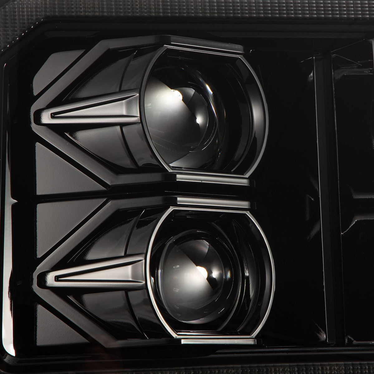 05-07 Ford Super Duty/Excursion LUXX-Series LED Projector Headlights Alpha-Black - view 8