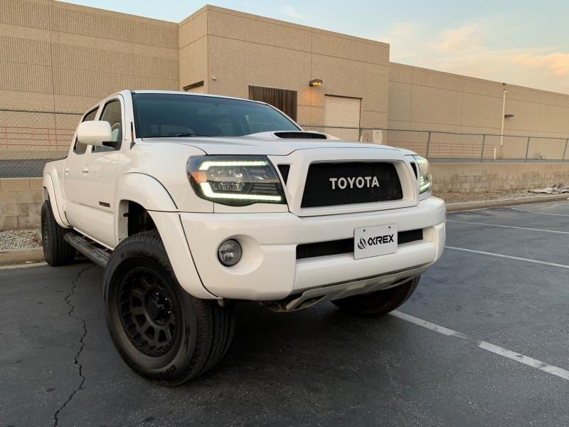 05-11 Toyota Tacoma LUXX-Series LED Crystal Headlights Alpha-Black - view 10