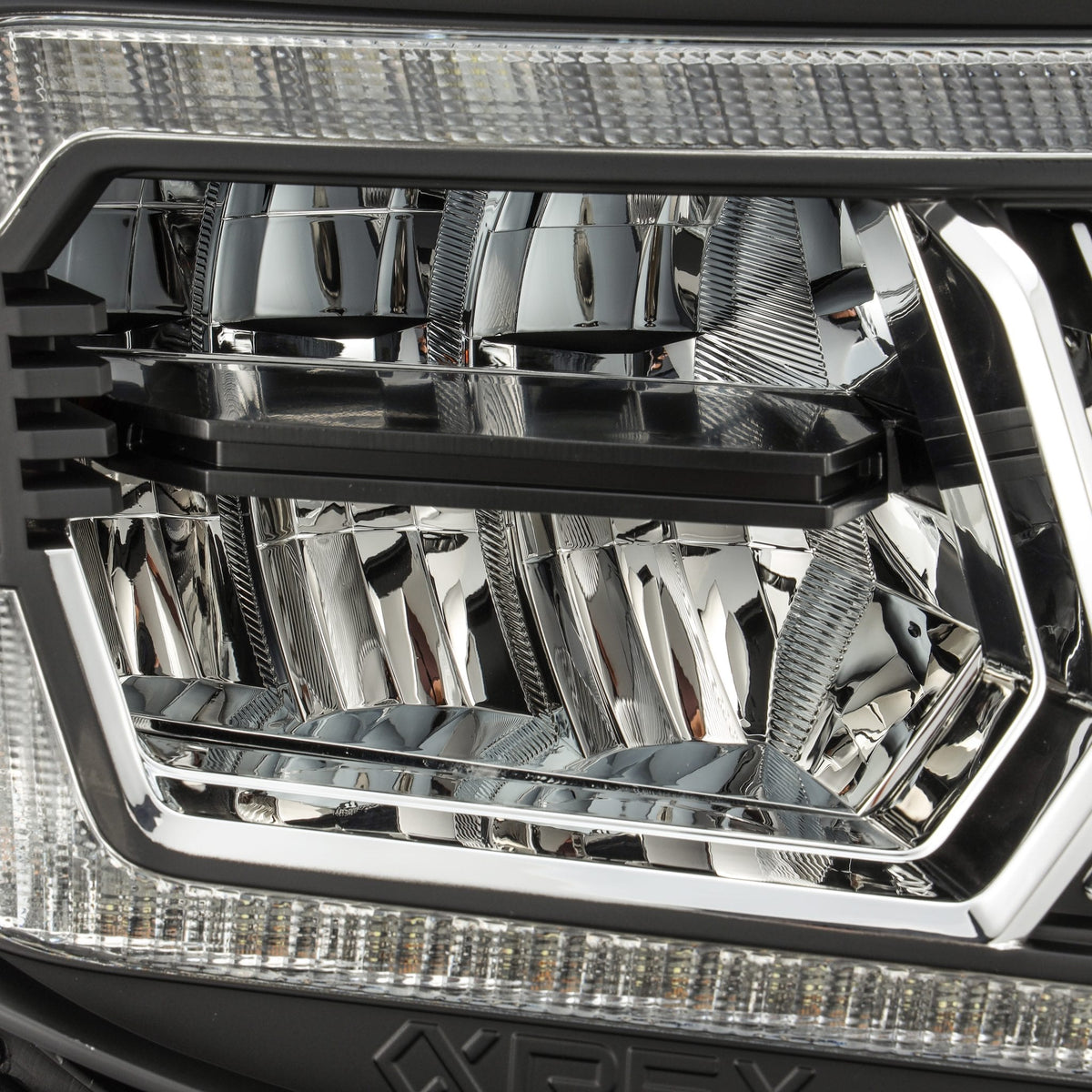 05-11 Toyota Tacoma LUXX-Series LED Crystal Headlights Black - view 2