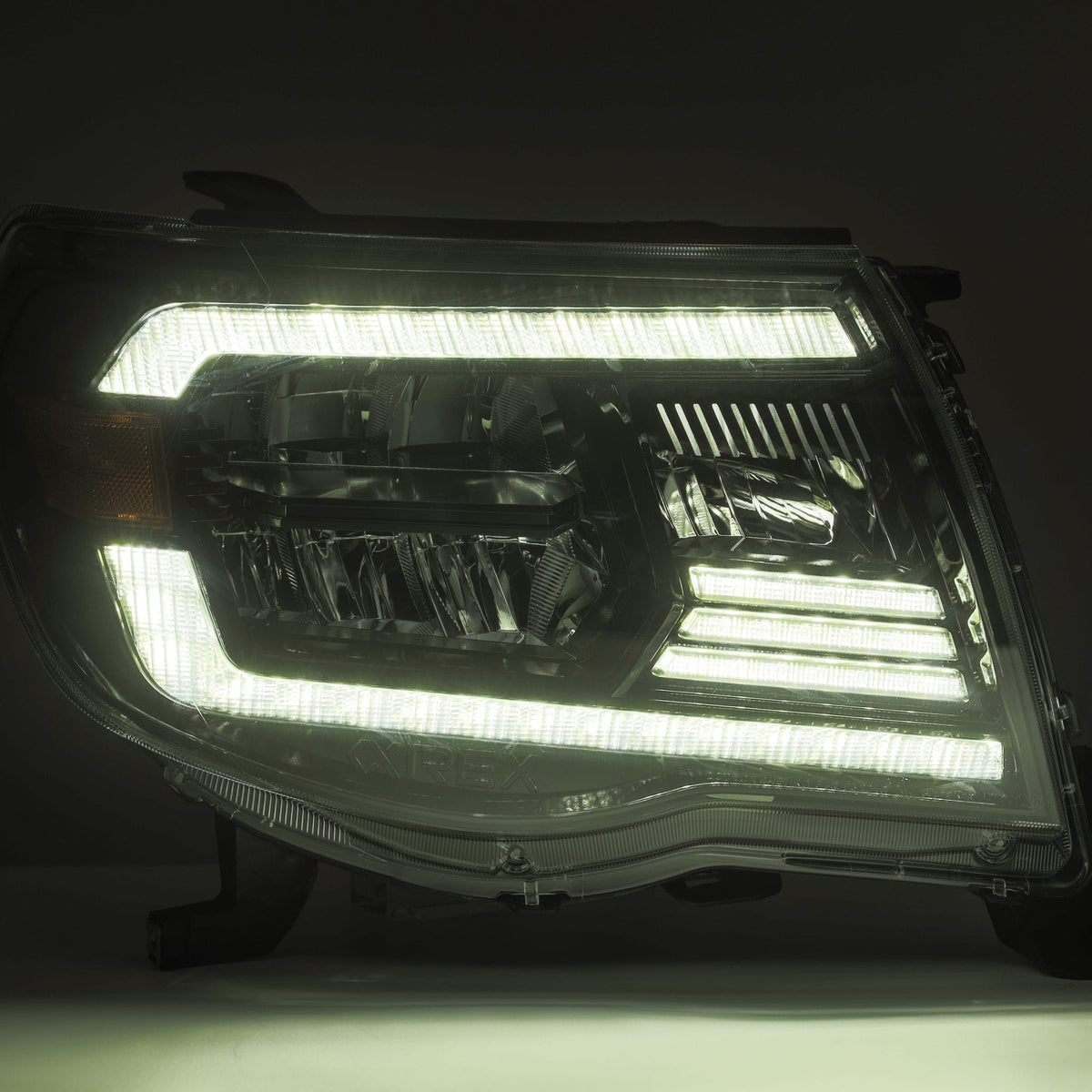 05-11 Toyota Tacoma LUXX-Series LED Crystal Headlights Black - view 4
