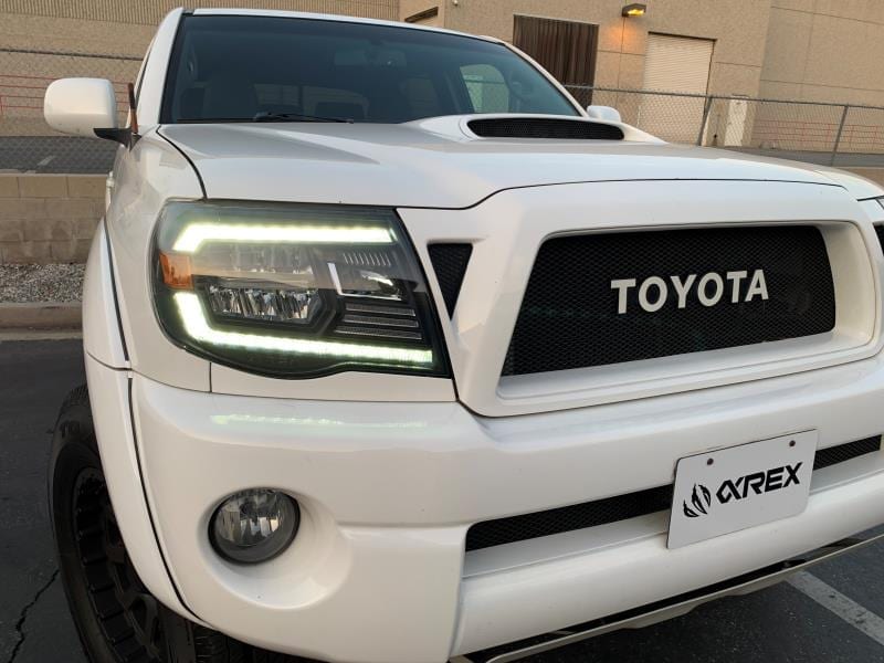 05-11 Toyota Tacoma LUXX-Series LED Crystal Headlights Black - view 9