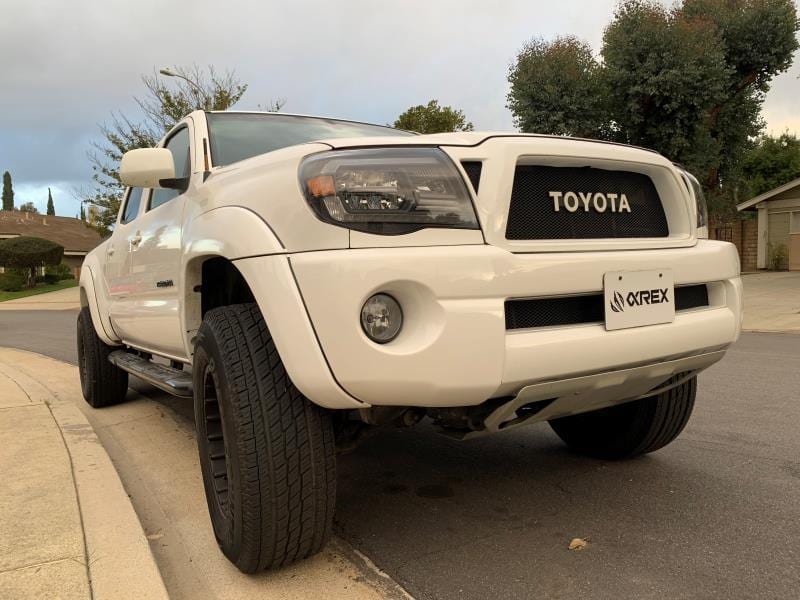 05-11 Toyota Tacoma LUXX-Series LED Crystal Headlights Black - view 12