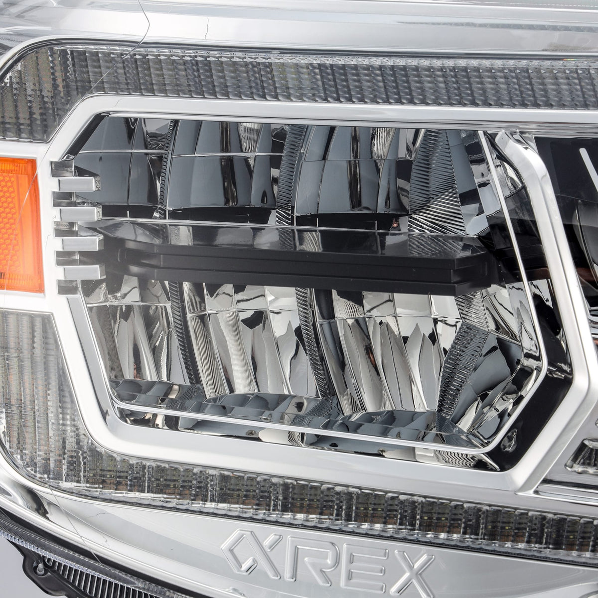 05-11 Toyota Tacoma LUXX-Series LED Crystal Headlights Chrome - view 2
