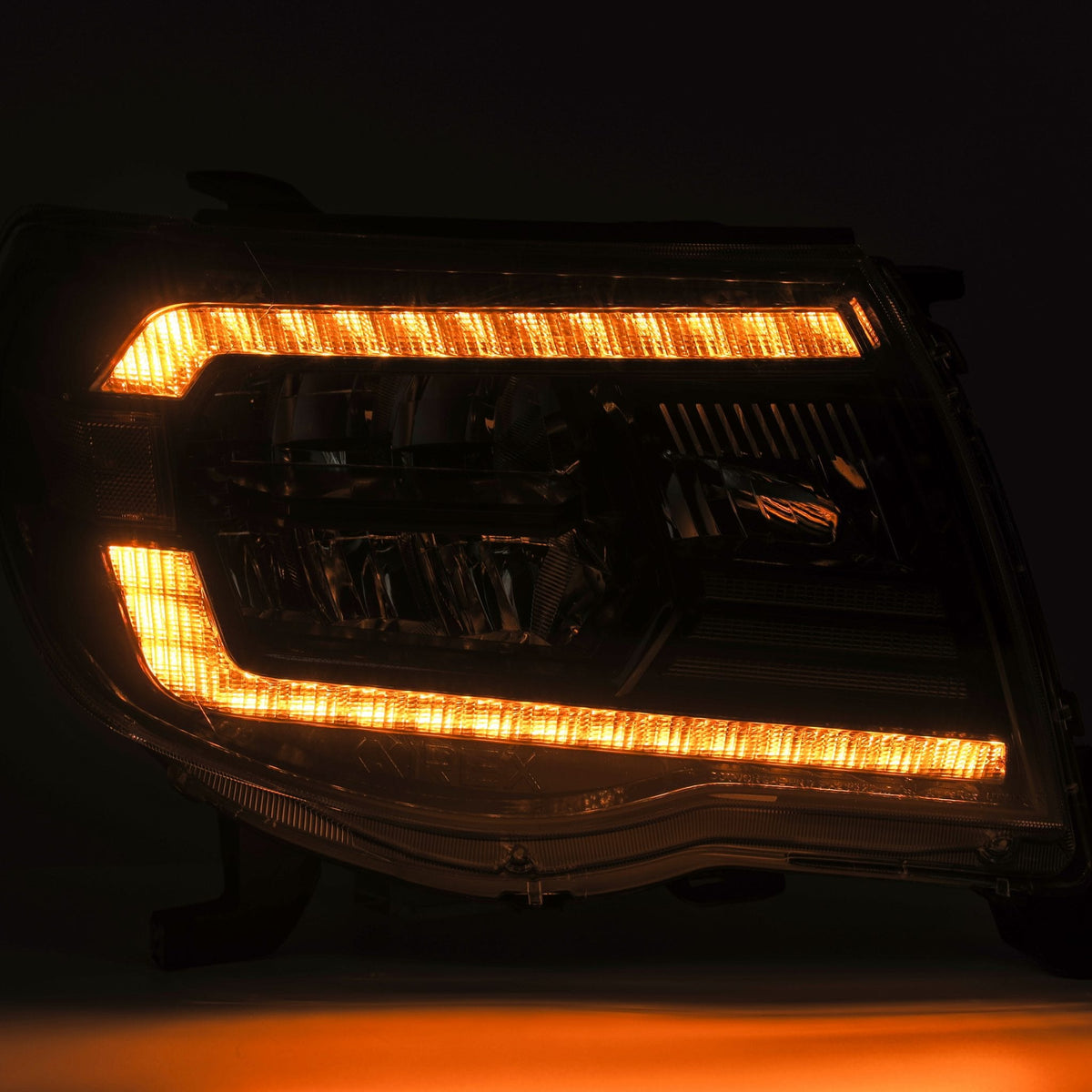 05-11 Toyota Tacoma LUXX-Series LED Crystal Headlights Chrome - view 5