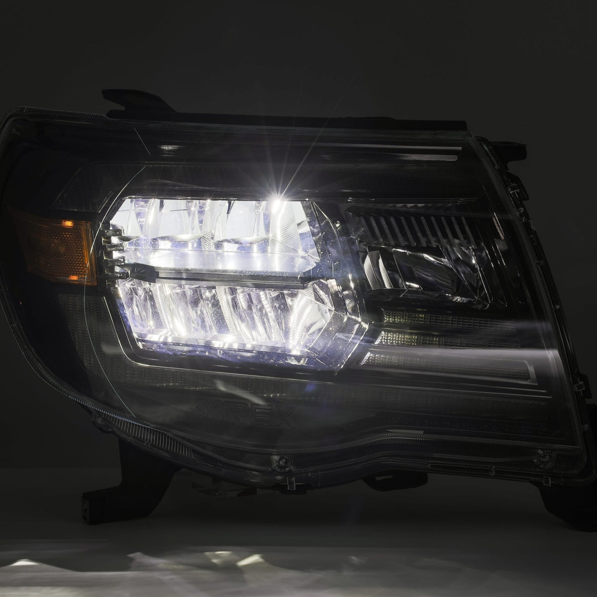 05-11 Toyota Tacoma LUXX-Series LED Crystal Headlights Chrome - view 6
