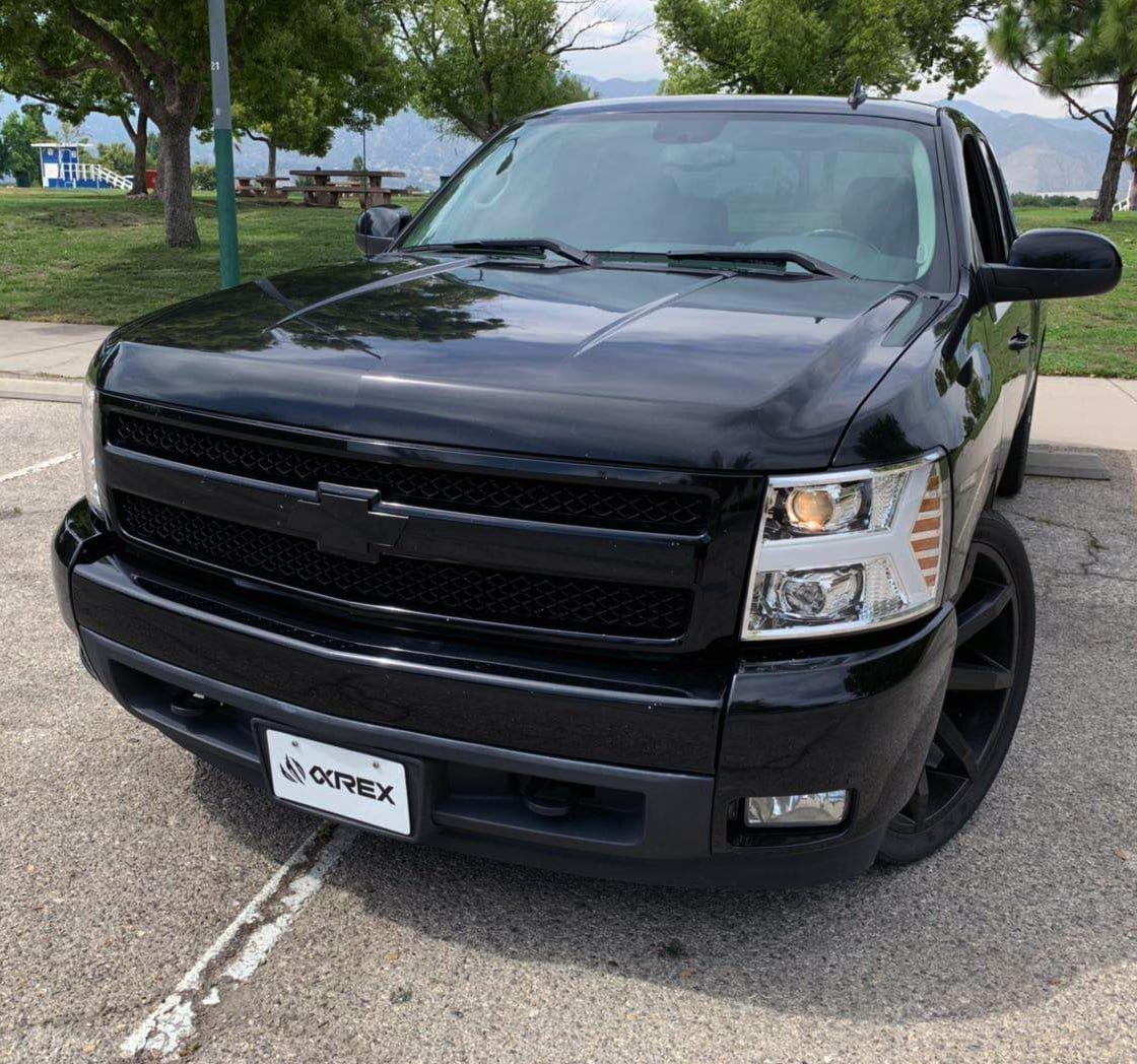 07-13 Chevrolet Silverado LUXX-Series LED Projector Headlights Chrome - view 2