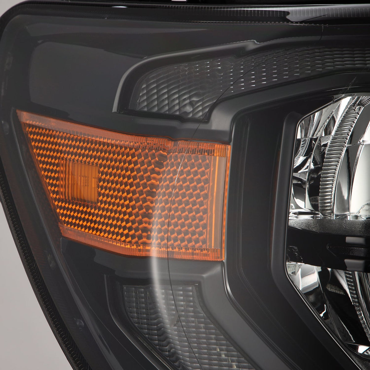 07-13 Toyota Tundra/08-17 Toyota Sequoia MK II LUXX-Series LED Crystal Headlights Alpha-Black (Without Level Adjuster) - view 7