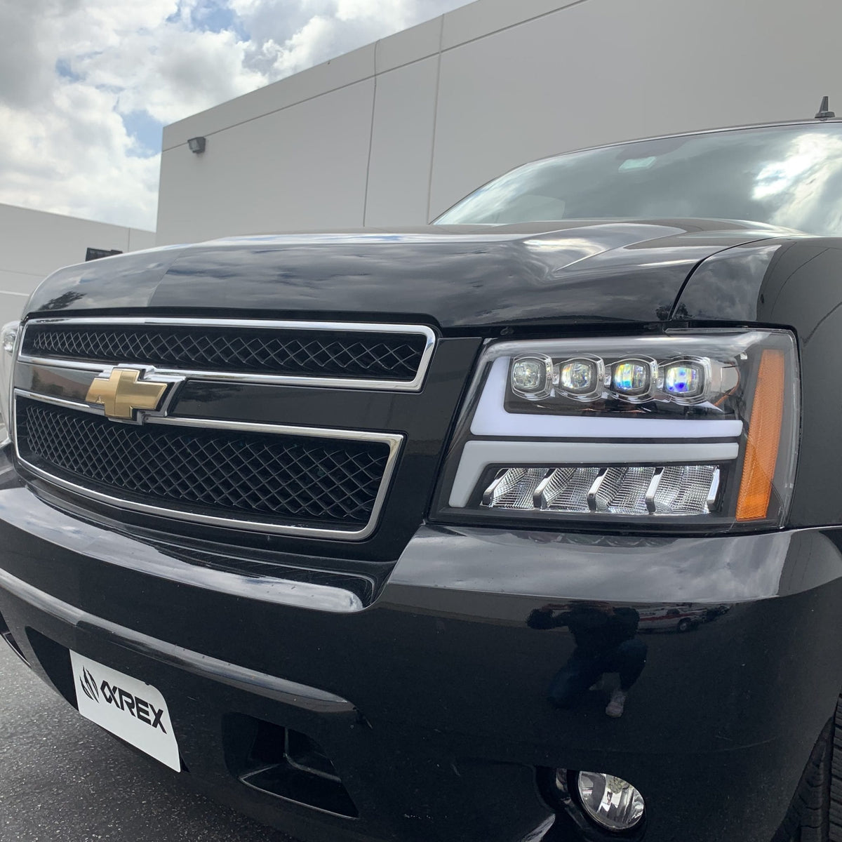 07-14 Chevrolet Tahoe/Suburban/07-13 Avalanche NOVA-Series LED Projector Headlights Jet Black - view 3