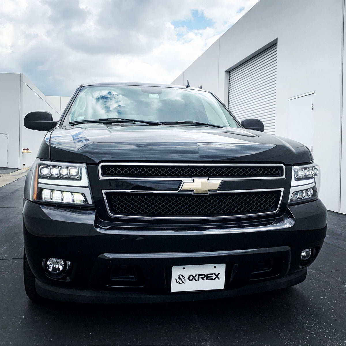 07-14 Chevrolet Tahoe/Suburban/07-13 Avalanche NOVA-Series LED Projector Headlights Jet Black - view 2