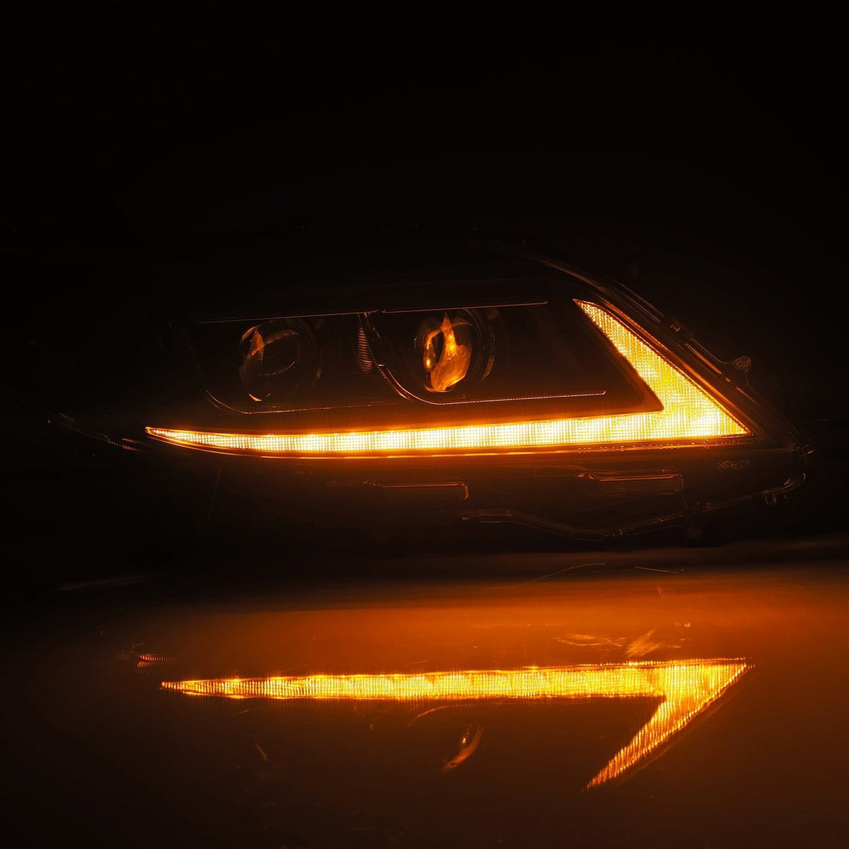 11-20 Toyota Sienna LUXX-Series Projector Headlights Black - view 5