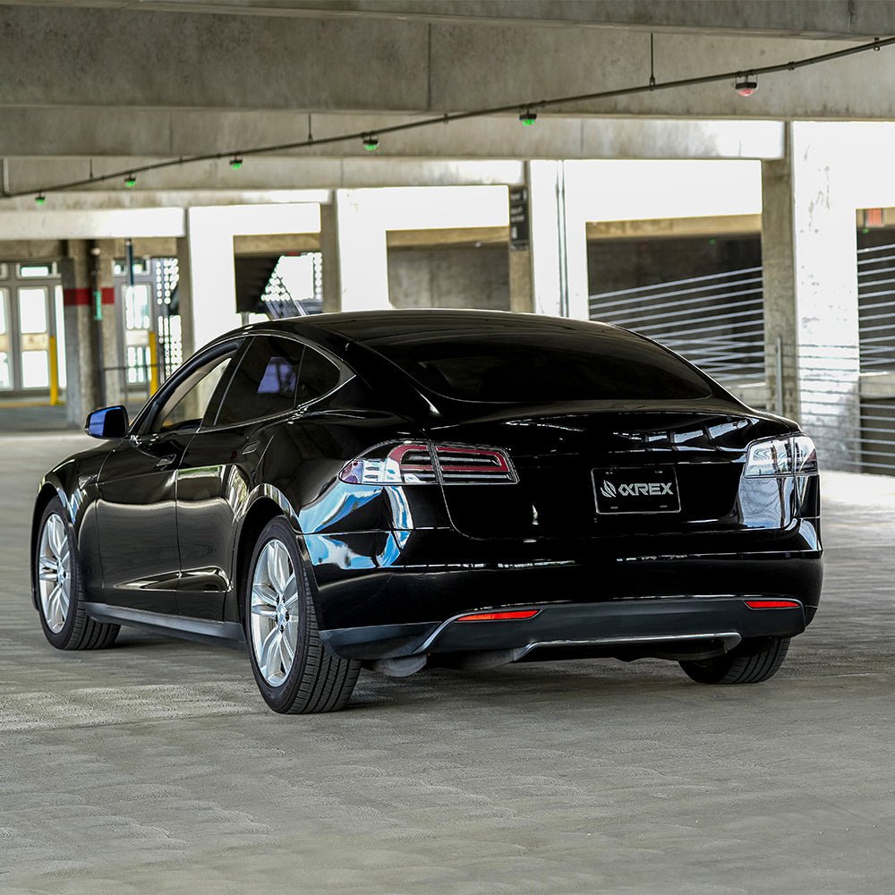 12-21 Tesla Model S LUXX-Series LED Tail Lights Black-Red (With Black Trunk Center Piece Replacement) - view 18