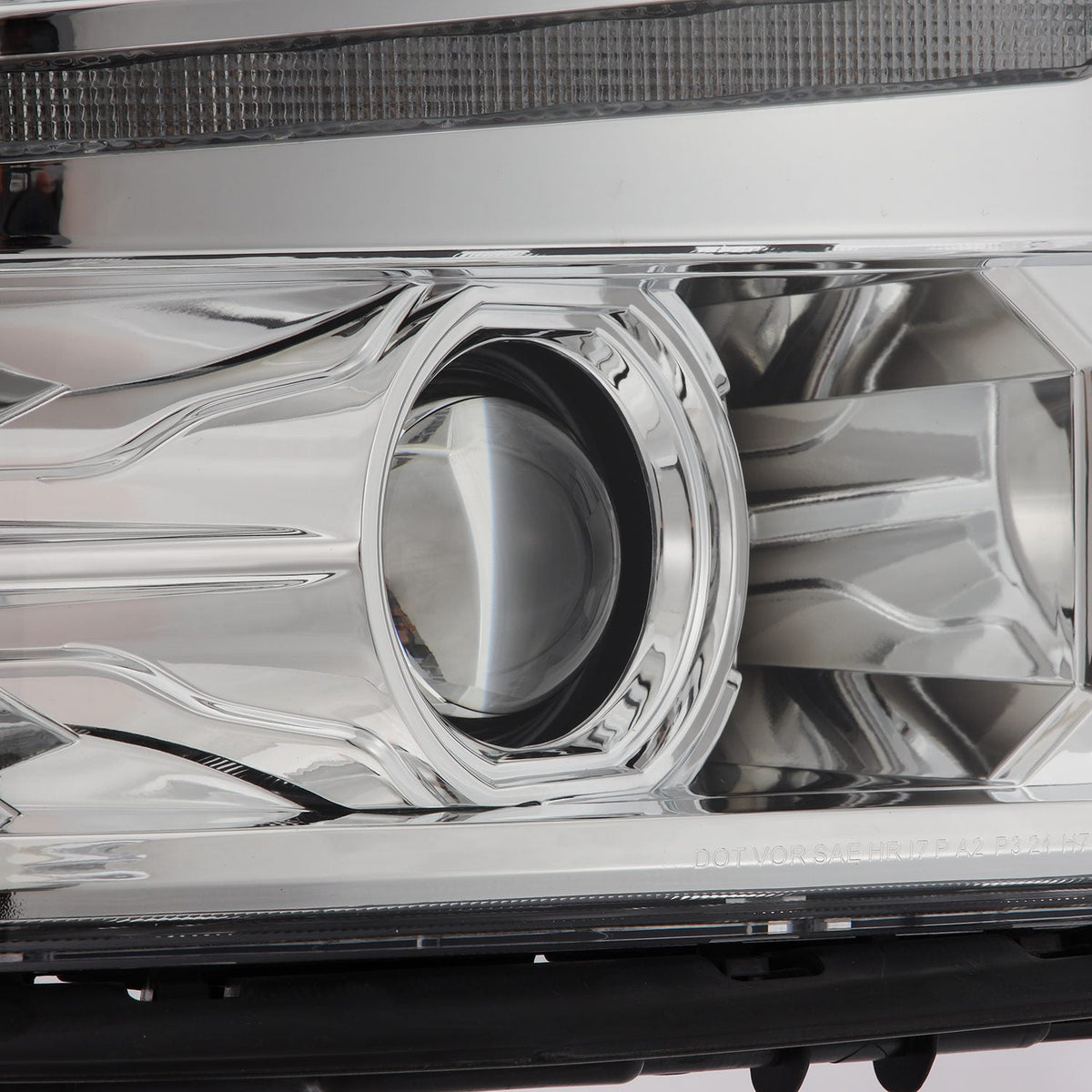 14-15 Chevrolet Silverado LUXX-Series LED Projector Headlights Chrome - view 6