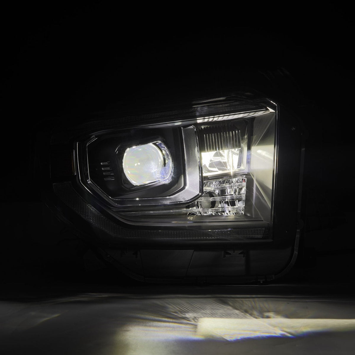 14-21 Toyota Tundra MK II LUXX-Series LED Projector Headlights Black - view 4