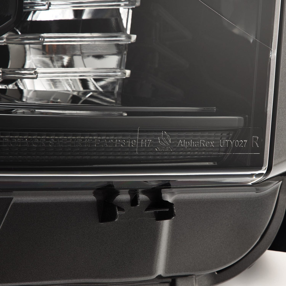 14-21 Toyota Tundra MK II PRO-Series Halogen Projector Headlights Alpha-Black - view 10