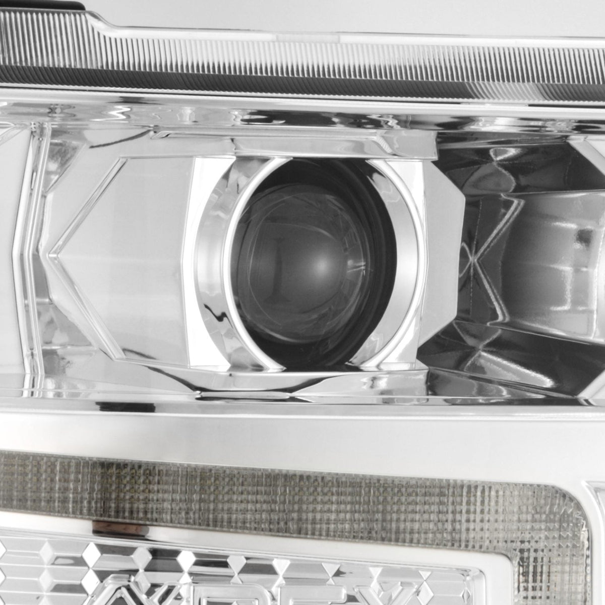 16-18 Chevrolet Silverado 1500 LUXX-Series LED Projector Headlights Chrome - view 2