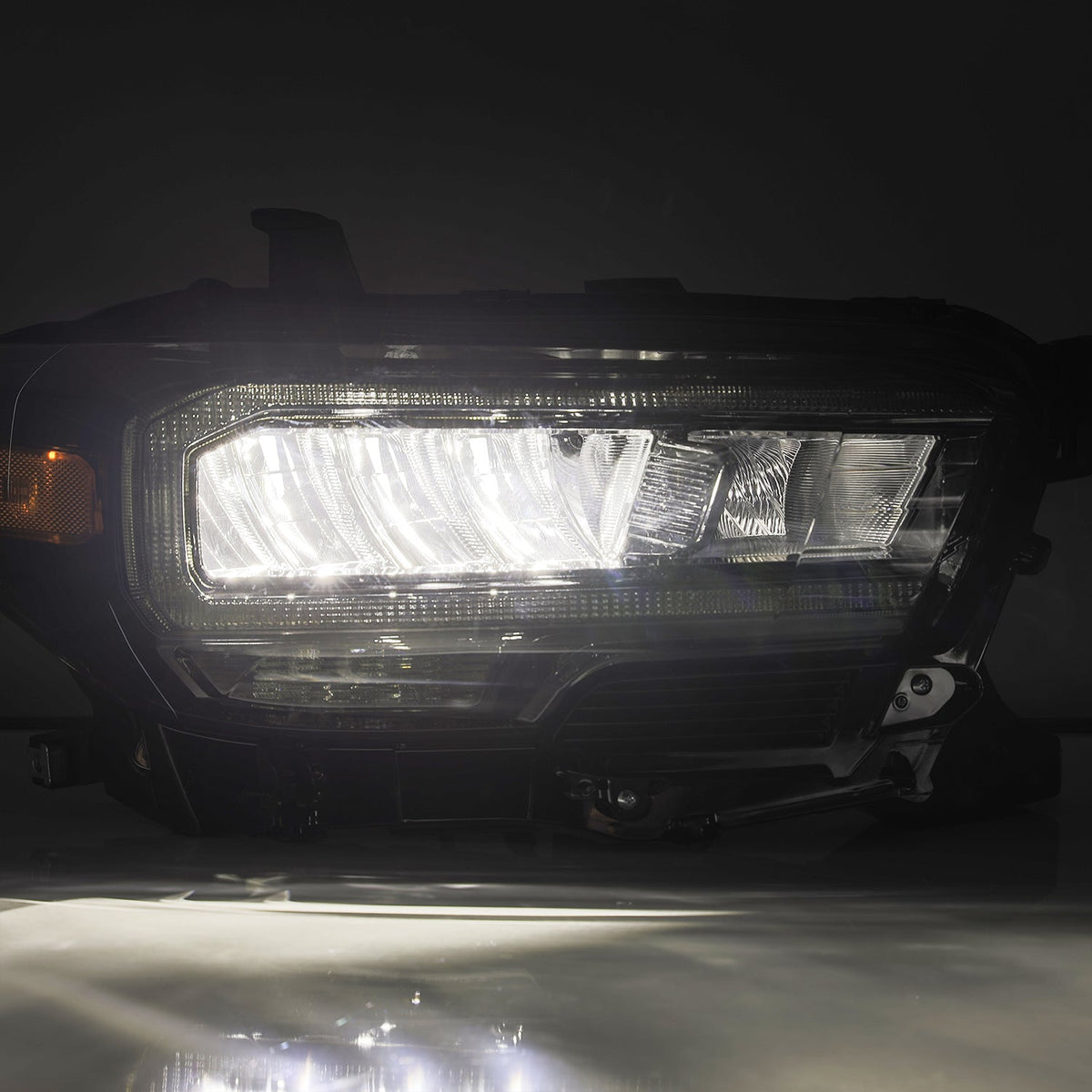16-23 Toyota Tacoma LUXX-Series LED Crystal Headlights Alpha-Black - view 4