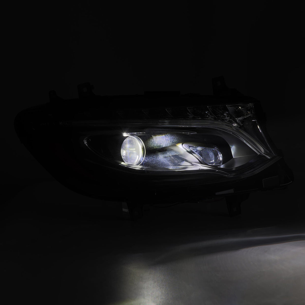 19-26 Mercedes-Benz Sprinter LUXX-Series LED Projector Headlights Black - view 3