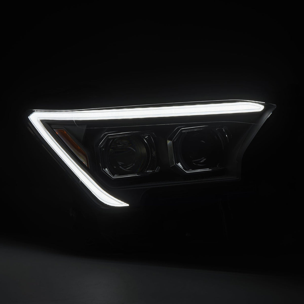 24-26 Toyota Tacoma / 25-26 4Runner LUXX-Series LED Projector Headlights Black - view 2