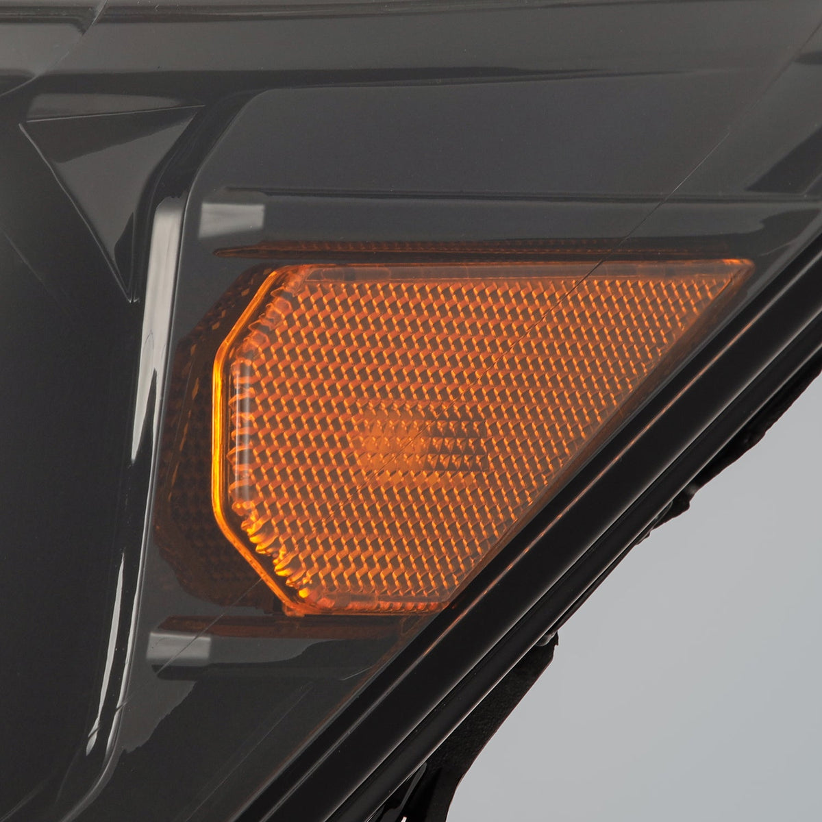 24-26 Toyota Tacoma / 25-26 4Runner OG-Style LUXX-Series LED Projector Headlights Alpha-Black - view 6