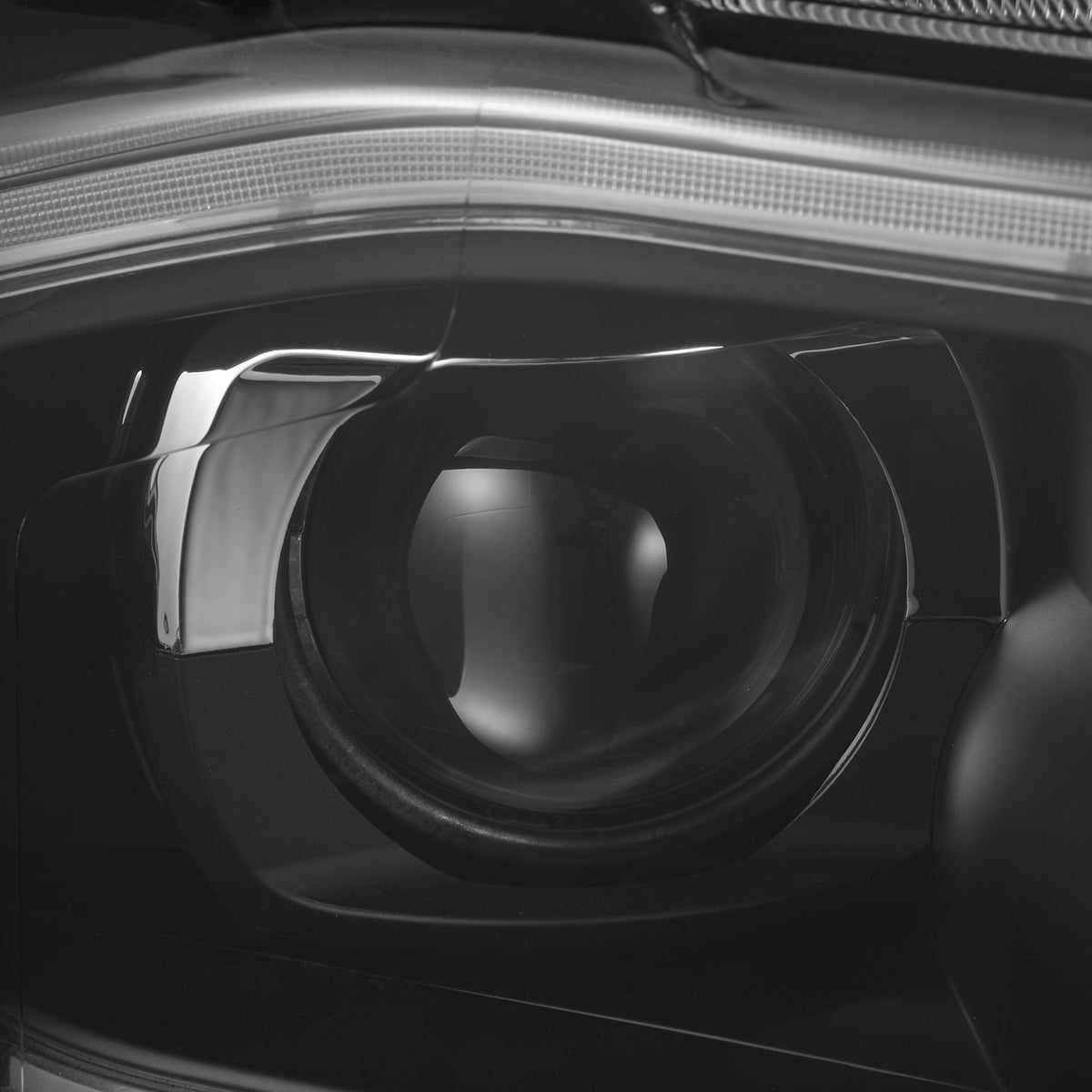 24-26 Ford Ranger / Ranger Raptor LUXX-Series LED Projector Headlights Black - view 4