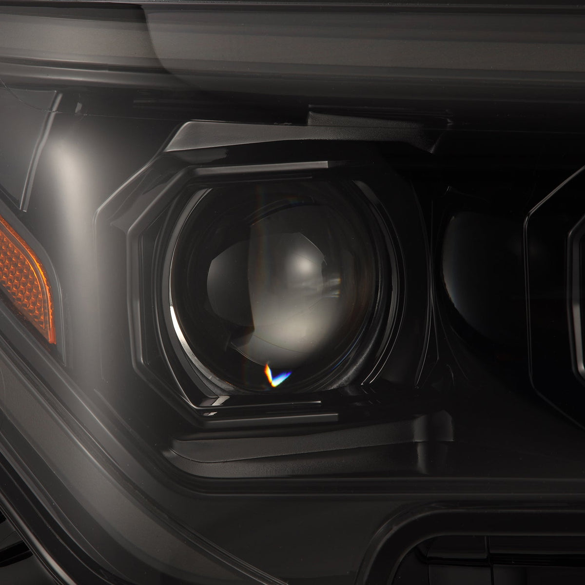 24-26 Toyota Tacoma / 25-26 4Runner LUXX-Series LED Projector Headlights Alpha-Black - view 5