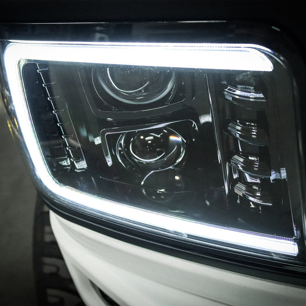 92-96 Ford F-Series/Bronco PRO-Series Halogen Projector Headlights Black - view 9