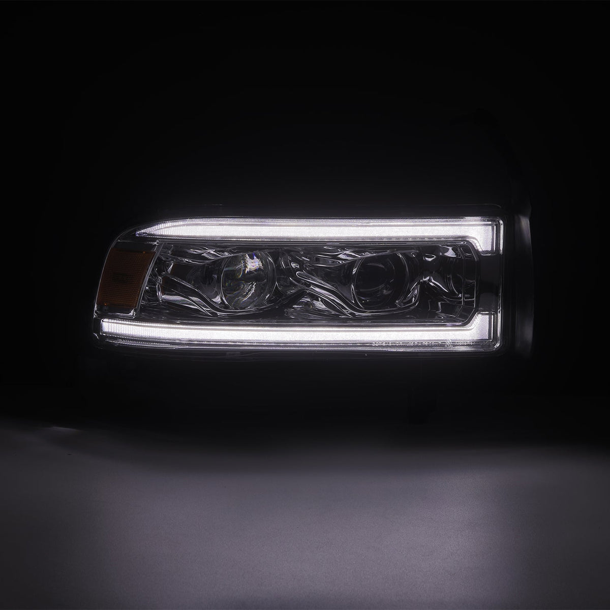 94-01 Dodge Ram 1500/94-02 Ram 2500/3500 LUXX-Series LED Headlights Chrome - view 3
