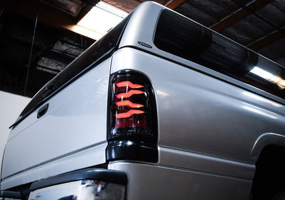 94-01 Dodge Ram 1500/94-02 Ram 2500/3500 LUXX-Series LED Tail Lights Black-Red - view 3