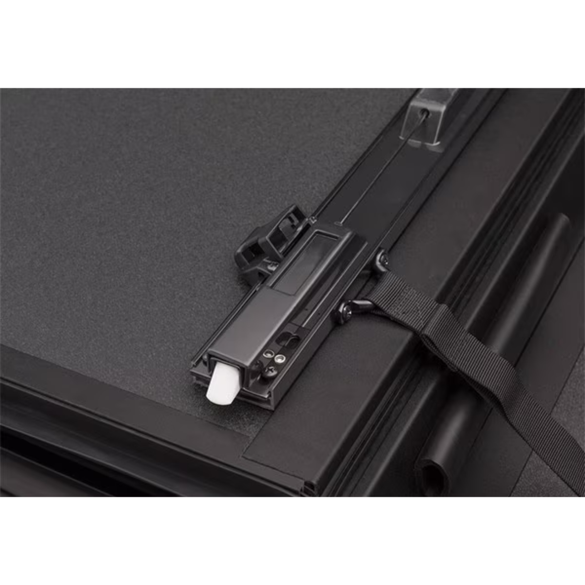 BAKFLIP MX4 TONNEAU COVER 2004-2013 Chevy/GMC 1500, 2007 Chevy/GMC 1500 Classic 5'8" Bed