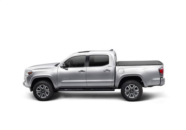 PRO X15 TONNEAU COVER 2022-2026 Toyota Tundra 5'6" Bed w/o Deck Rail System